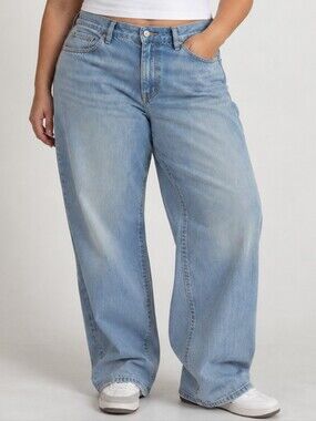 Old Navy Light Wash Mid Rise Boyfriend Jeans Size 22 Plus Size